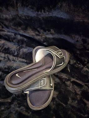 Nike Women's Black Sandals